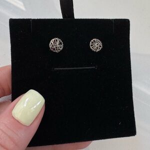 Elegant Wire Sterling Silver 925 Stud Earrings